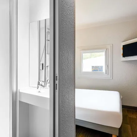 Hotelf1 Lyon Gerland Otel